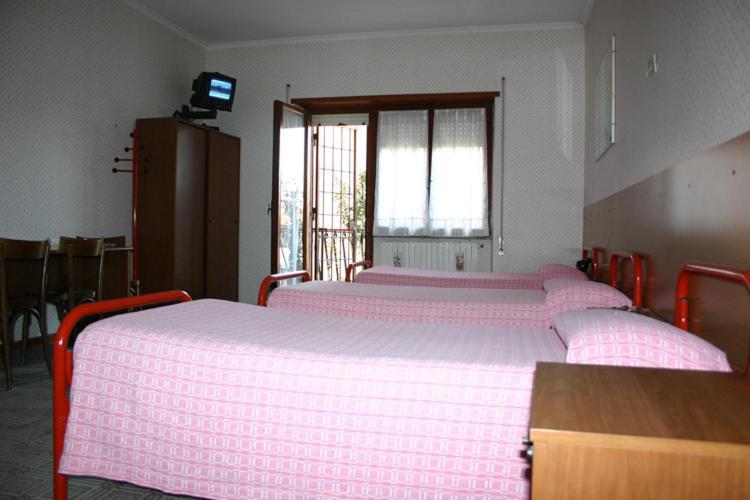 Anna Hotel *
