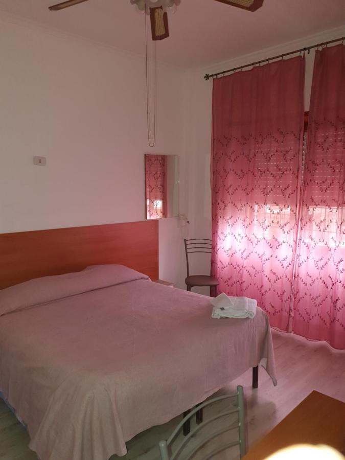 Anna Hotel *